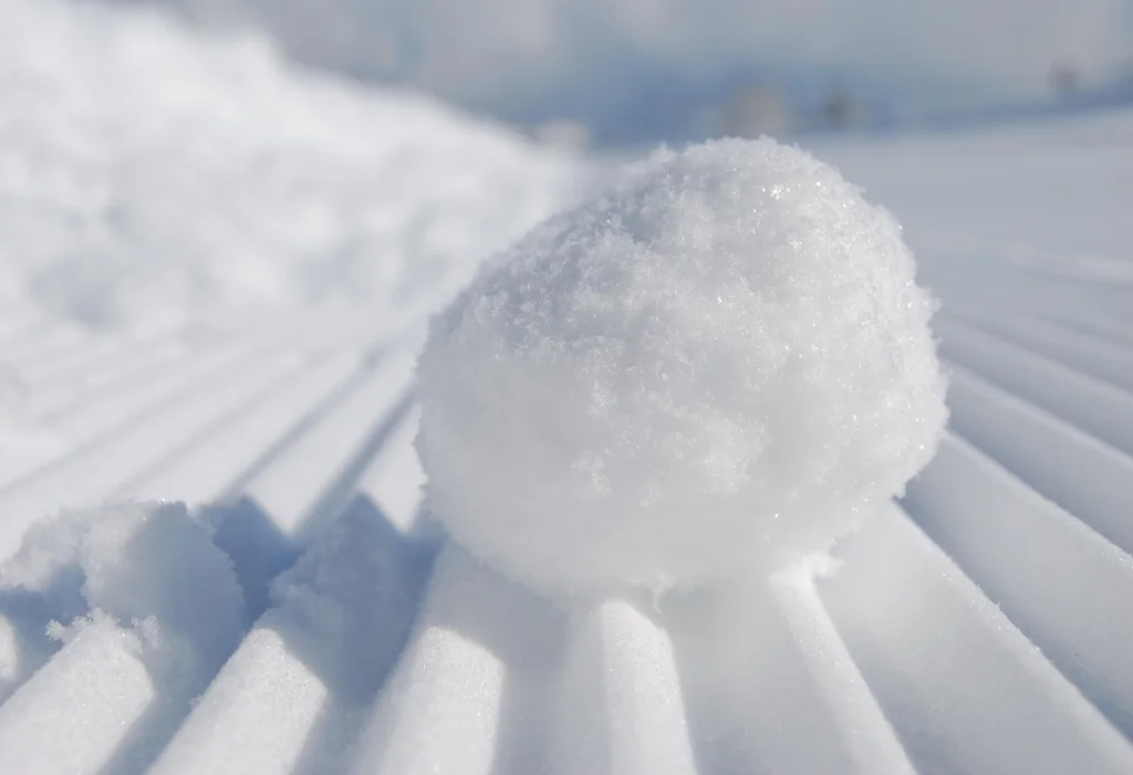 Vi khủng hoảng: Khi những vết nứt nhỏ tạo nên địa chấn lớn